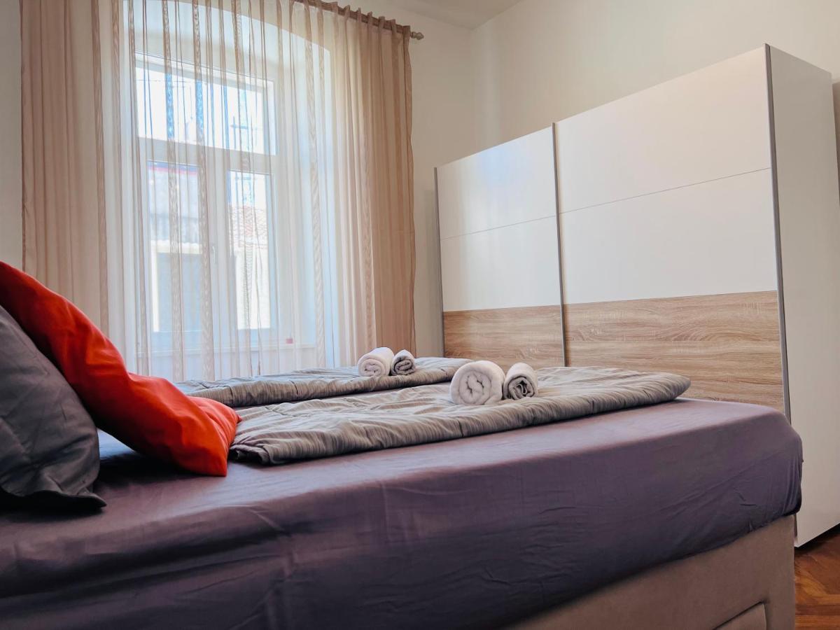 Apartment For Special Getaway Rose Pula Ngoại thất bức ảnh